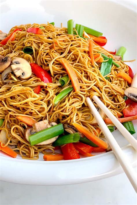 Lo Mein Noodles .